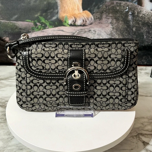 Coach Black Grey Signature Jacquard Buckle Flap Wristlet Clutch Leather Trim EUC - Picture 1 of 11